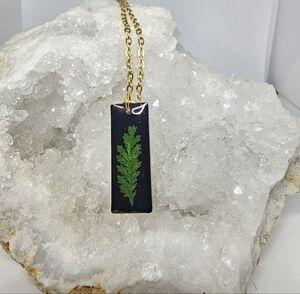Floral Pendant Necklace